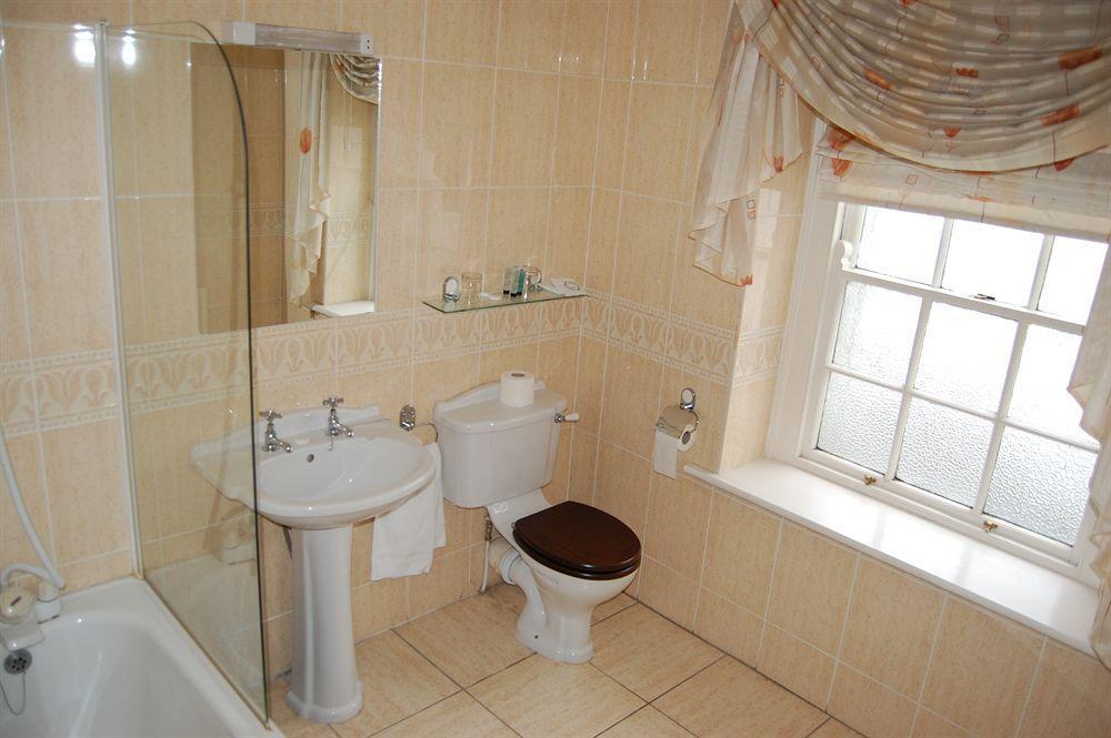 Dooly'S Hotel Бірр Екстер'єр фото