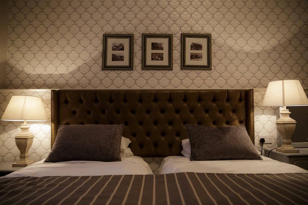 Dooly'S Hotel Бірр Екстер'єр фото