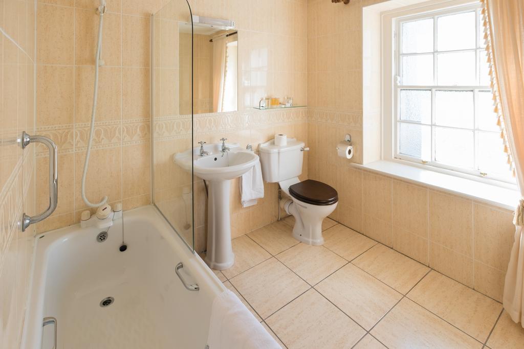 Dooly'S Hotel Бірр Екстер'єр фото
