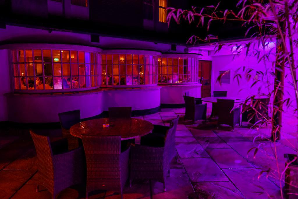 Dooly'S Hotel Бірр Екстер'єр фото